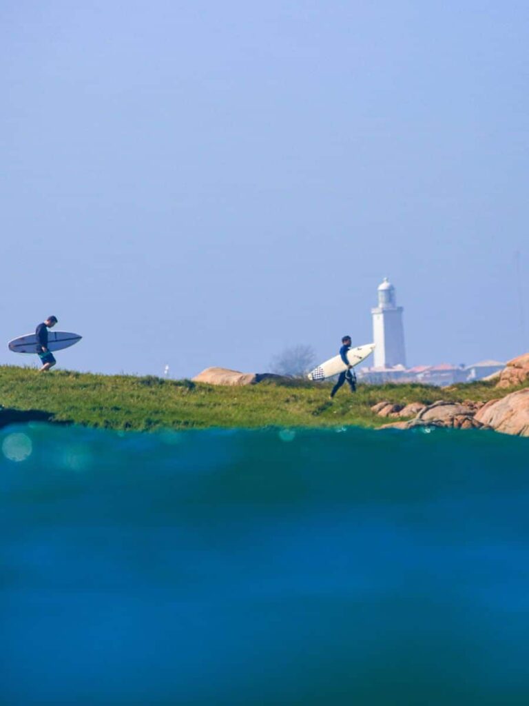 surf camp coach farol santa marta