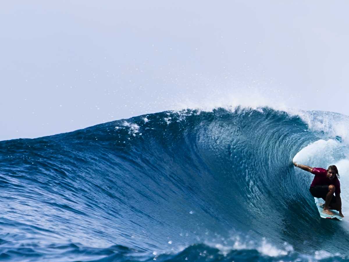 surf trip maldivas grupos